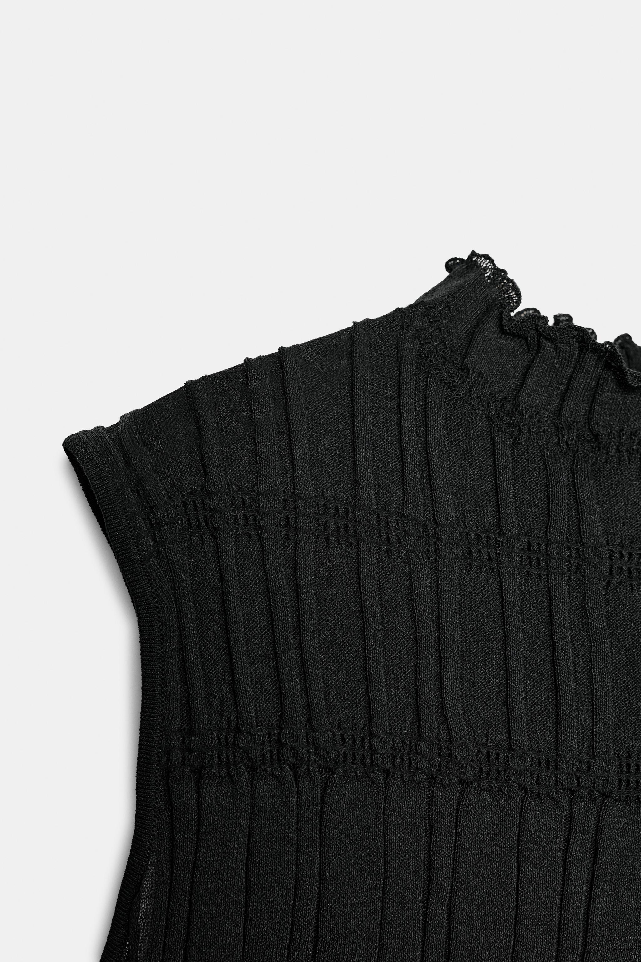 GATHERED KNIT TOP